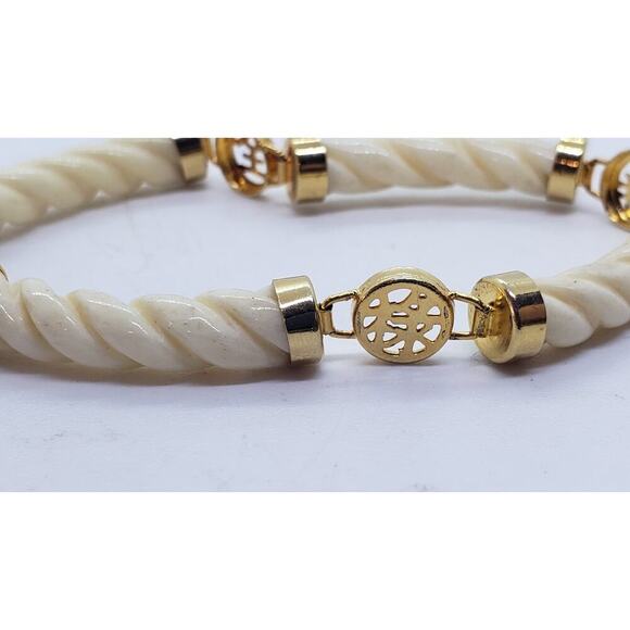 Vintage Bracelet Twisted Lucite & Gold Chinese Good Luck 12k Gold Plate - Picture 3 of 10